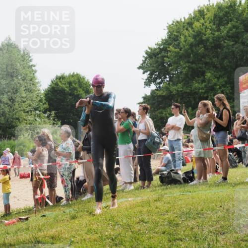 15.06.2025 - 27. Vierlanden-Triathlon KatJ http://msf.ph/oto/8030728 15.06.2025 11:08:21 Schwimmen 782, 797, 828, 845, 847 meine-sportfotos.de