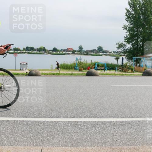 15.06.2025 - 27. Vierlanden-Triathlon H.Heesch http://msf.ph/oto/8030734 15.06.2025 11:31:12 Radfahren 713, 812, 895, 917, 924, 941, 1400 meine-sportfotos.de