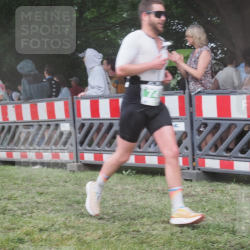 21.06.2025 - 27. Vierlanden-Triathlon KatJ http://msf.ph/oto/8030759 15.06.2025 13:39:07 Ziel 745, 789, 824, 1082, 1083, 1084 meine-sportfotos.de