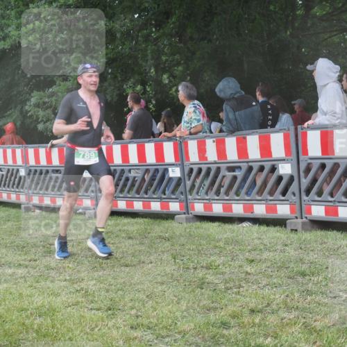 21.06.2025 - 27. Vierlanden-Triathlon KatJ http://msf.ph/oto/8030762 15.06.2025 13:39:07 Ziel 745, 789, 824, 1082, 1083, 1084 meine-sportfotos.de