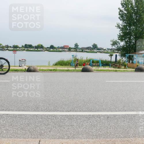15.06.2025 - 27. Vierlanden-Triathlon H.Heesch http://msf.ph/oto/8030779 15.06.2025 11:31:34 Radfahren 652, 759, 838 meine-sportfotos.de