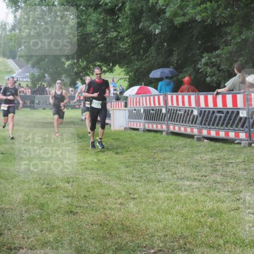 21.06.2025 - 27. Vierlanden-Triathlon KatJ http://msf.ph/oto/8030780 15.06.2025 13:39:09 Ziel 645, 789, 824, 1082, 1083, 1084 meine-sportfotos.de