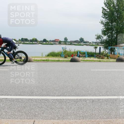 15.06.2025 - 27. Vierlanden-Triathlon H.Heesch http://msf.ph/oto/8030785 15.06.2025 11:31:35 Radfahren 652, 759, 838 meine-sportfotos.de