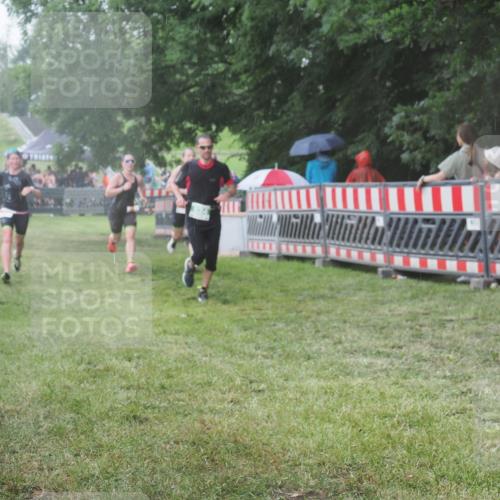 21.06.2025 - 27. Vierlanden-Triathlon KatJ http://msf.ph/oto/8030792 15.06.2025 13:39:10 Ziel 645, 824, 1082, 1083, 1084 meine-sportfotos.de
