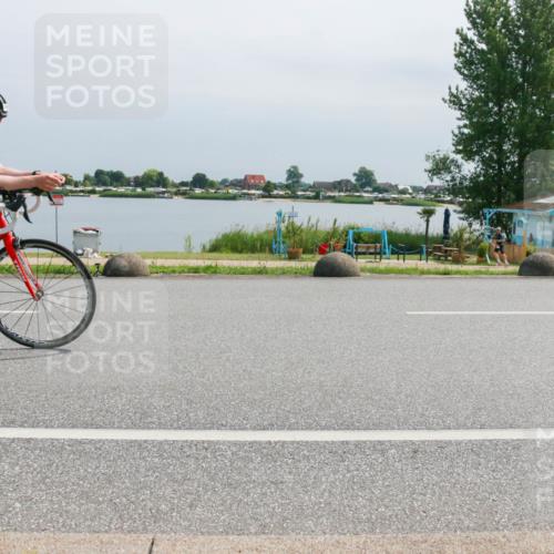 15.06.2025 - 27. Vierlanden-Triathlon H.Heesch http://msf.ph/oto/8030794 15.06.2025 11:31:38 Radfahren 652, 682, 759, 838, 956 meine-sportfotos.de