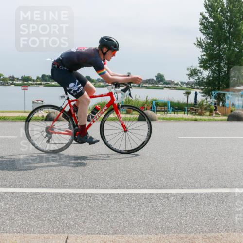15.06.2025 - 27. Vierlanden-Triathlon H.Heesch http://msf.ph/oto/8030799 15.06.2025 11:31:38 Radfahren 652, 682, 759, 838, 956 meine-sportfotos.de