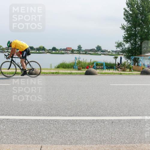 15.06.2025 - 27. Vierlanden-Triathlon H.Heesch http://msf.ph/oto/8030801 15.06.2025 11:31:39 Radfahren 652, 682, 759, 838, 956, 957 meine-sportfotos.de