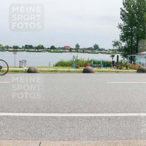 15.06.2025 - 27. Vierlanden-Triathlon H.Heesch http://msf.ph/oto/8030806 15.06.2025 11:31:39 Radfahren 652, 682, 759, 838, 956, 957 meine-sportfotos.de
