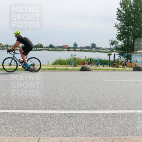 15.06.2025 - 27. Vierlanden-Triathlon H.Heesch http://msf.ph/oto/8030823 15.06.2025 11:31:40 Radfahren 652, 682, 759, 838, 956, 957 meine-sportfotos.de