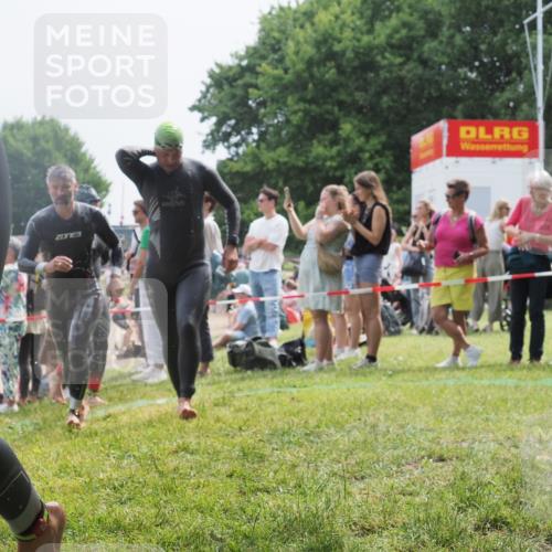 15.06.2025 - 27. Vierlanden-Triathlon KatJ http://msf.ph/oto/8030846 15.06.2025 11:08:33 Schwimmen 719, 750, 820, 835, 836, 845, 847 meine-sportfotos.de