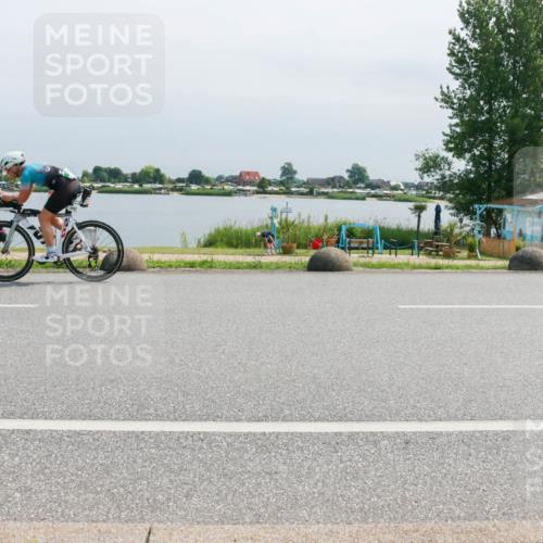 15.06.2025 - 27. Vierlanden-Triathlon H.Heesch http://msf.ph/oto/8030863 15.06.2025 11:31:51 Radfahren 113, 252, 913 meine-sportfotos.de