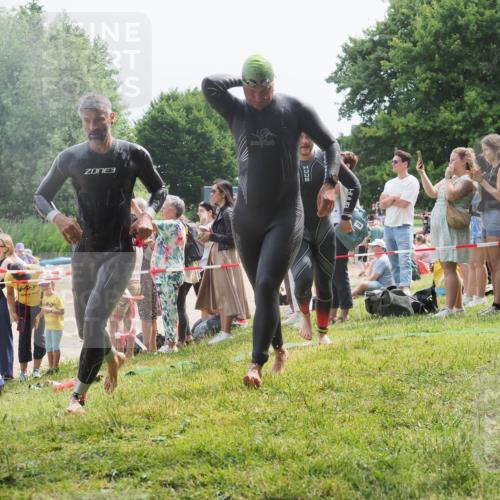 15.06.2025 - 27. Vierlanden-Triathlon KatJ http://msf.ph/oto/8030864 15.06.2025 11:08:34 Schwimmen 719, 750, 820, 835, 836, 845, 863 meine-sportfotos.de