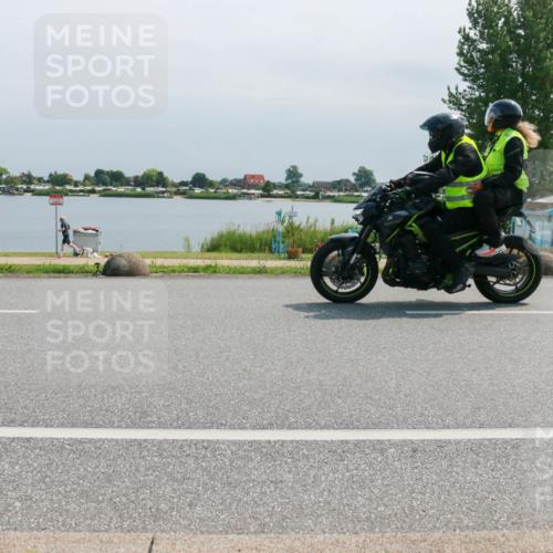 15.06.2025 - 27. Vierlanden-Triathlon H.Heesch http://msf.ph/oto/8030899 15.06.2025 11:31:55 Radfahren 113, 252, 761, 898, 913 meine-sportfotos.de