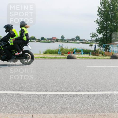 15.06.2025 - 27. Vierlanden-Triathlon H.Heesch http://msf.ph/oto/8030914 15.06.2025 11:31:55 Radfahren 113, 252, 761, 898, 913 meine-sportfotos.de