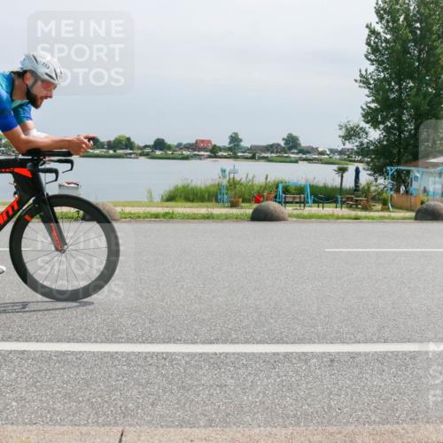 15.06.2025 - 27. Vierlanden-Triathlon H.Heesch http://msf.ph/oto/8030927 15.06.2025 11:31:55 Radfahren 113, 252, 761, 898, 913 meine-sportfotos.de