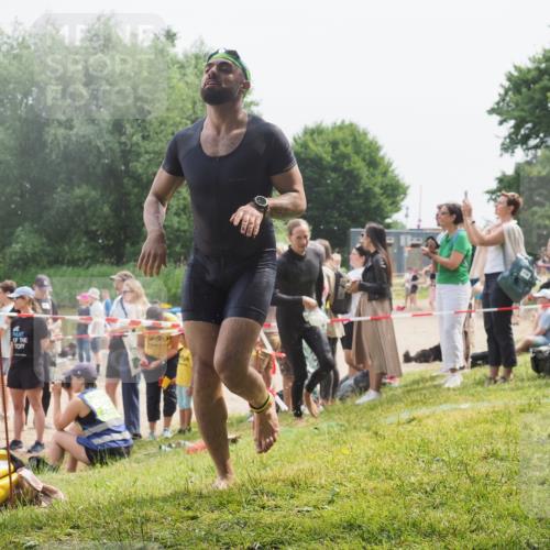 15.06.2025 - 27. Vierlanden-Triathlon KatJ http://msf.ph/oto/8030940 15.06.2025 11:08:40 Schwimmen 703, 719, 720, 750, 820, 836, 863 meine-sportfotos.de