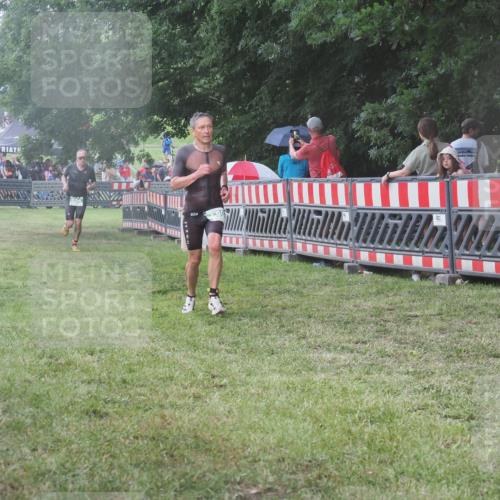 21.06.2025 - 27. Vierlanden-Triathlon KatJ http://msf.ph/oto/8031027 15.06.2025 13:39:39 Ziel 780, 834, 929 meine-sportfotos.de