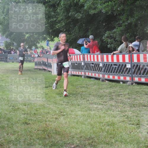 21.06.2025 - 27. Vierlanden-Triathlon KatJ http://msf.ph/oto/8031031 15.06.2025 13:39:40 Ziel 780, 834, 929 meine-sportfotos.de
