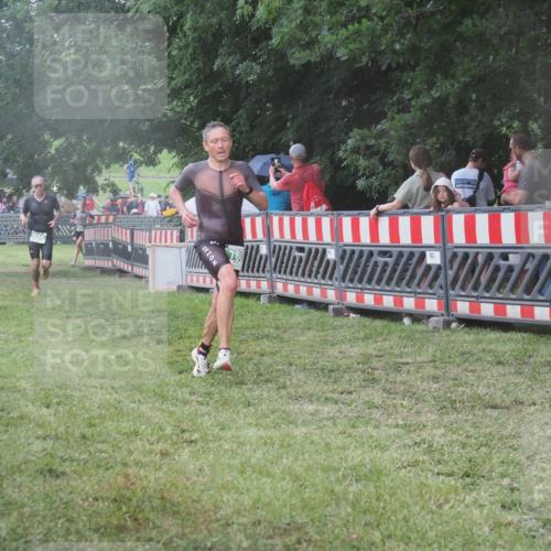 21.06.2025 - 27. Vierlanden-Triathlon KatJ http://msf.ph/oto/8031042 15.06.2025 13:39:40 Ziel 780, 834, 929 meine-sportfotos.de