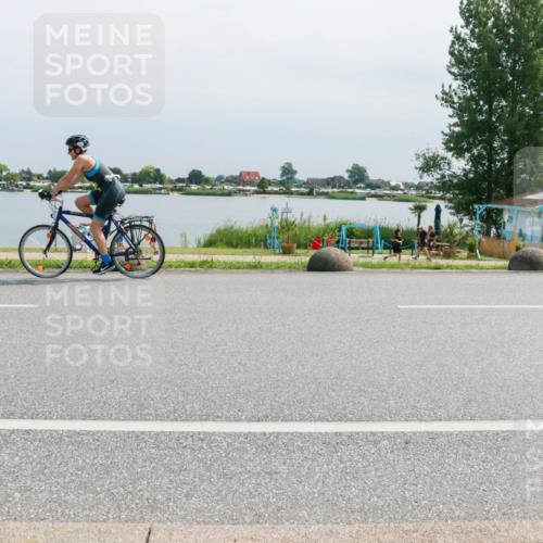 15.06.2025 - 27. Vierlanden-Triathlon H.Heesch http://msf.ph/oto/8031059 15.06.2025 11:32:10 Radfahren 144, 892 meine-sportfotos.de