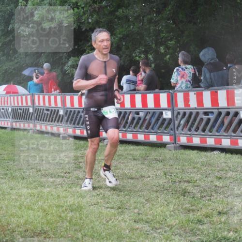 21.06.2025 - 27. Vierlanden-Triathlon KatJ http://msf.ph/oto/8031066 15.06.2025 13:39:41 Ziel 780, 834, 929 meine-sportfotos.de