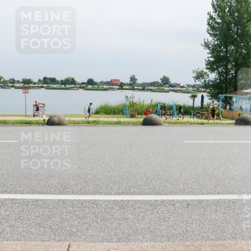 15.06.2025 - 27. Vierlanden-Triathlon H.Heesch http://msf.ph/oto/8031071 15.06.2025 11:32:12 Radfahren 892 meine-sportfotos.de