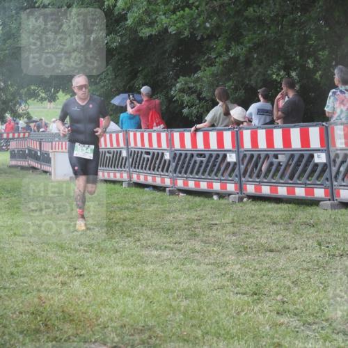 21.06.2025 - 27. Vierlanden-Triathlon KatJ http://msf.ph/oto/8031074 15.06.2025 13:39:43 Ziel 780, 834, 929 meine-sportfotos.de