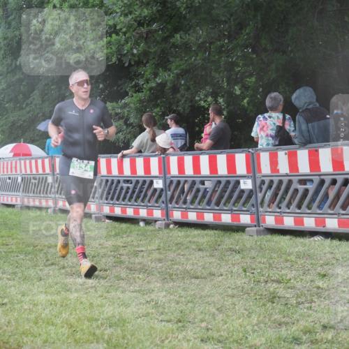 21.06.2025 - 27. Vierlanden-Triathlon KatJ http://msf.ph/oto/8031082 15.06.2025 13:39:43 Ziel 780, 834, 929 meine-sportfotos.de