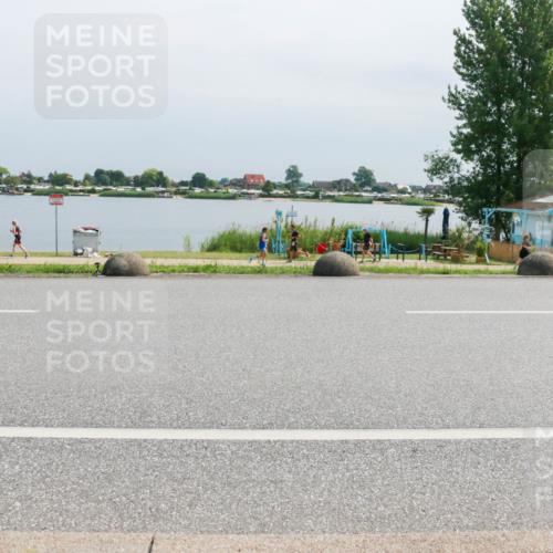 15.06.2025 - 27. Vierlanden-Triathlon H.Heesch http://msf.ph/oto/8031083 15.06.2025 11:32:13 Radfahren 892 meine-sportfotos.de