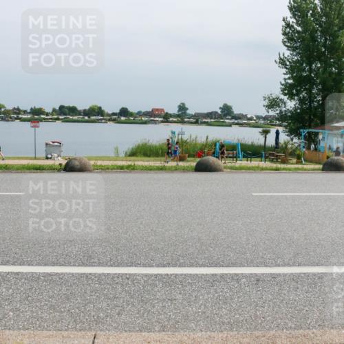 15.06.2025 - 27. Vierlanden-Triathlon H.Heesch http://msf.ph/oto/8031096 15.06.2025 11:32:13 Radfahren 892 meine-sportfotos.de