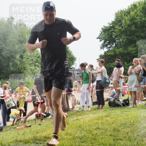 15.06.2025 - 27. Vierlanden-Triathlon KatJ http://msf.ph/oto/8031099 15.06.2025 11:08:50 Schwimmen 671, 703, 720, 852, 863 meine-sportfotos.de