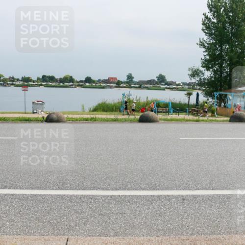 15.06.2025 - 27. Vierlanden-Triathlon H.Heesch http://msf.ph/oto/8031119 15.06.2025 11:32:29 Radfahren 677, 889, 955 meine-sportfotos.de