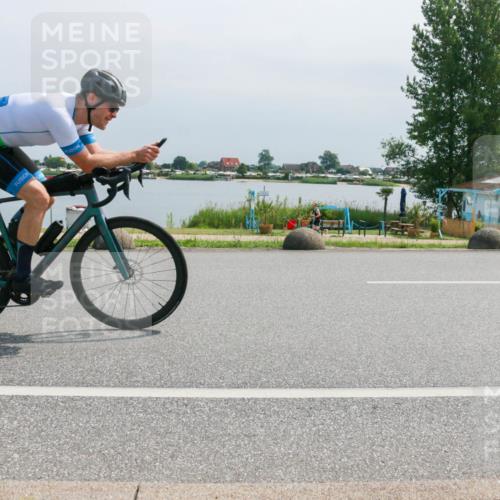 15.06.2025 - 27. Vierlanden-Triathlon H.Heesch http://msf.ph/oto/8031175 15.06.2025 11:32:41 Radfahren 716 meine-sportfotos.de