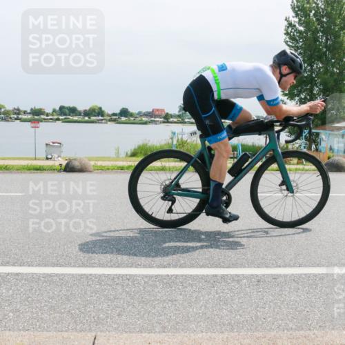 15.06.2025 - 27. Vierlanden-Triathlon H.Heesch http://msf.ph/oto/8031177 15.06.2025 11:32:41 Radfahren 716 meine-sportfotos.de