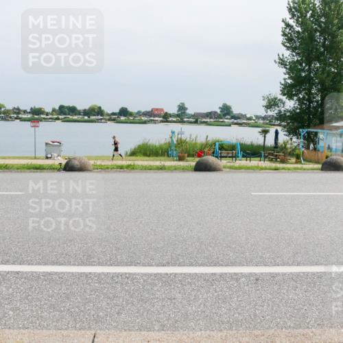 15.06.2025 - 27. Vierlanden-Triathlon H.Heesch http://msf.ph/oto/8031182 15.06.2025 11:32:44 Radfahren 716 meine-sportfotos.de