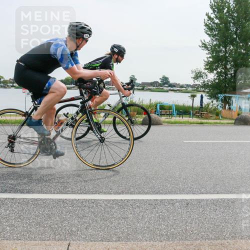 15.06.2025 - 27. Vierlanden-Triathlon H.Heesch http://msf.ph/oto/8031211 15.06.2025 10:35:21 Radfahren 26, 121, 251, 268, 336 meine-sportfotos.de