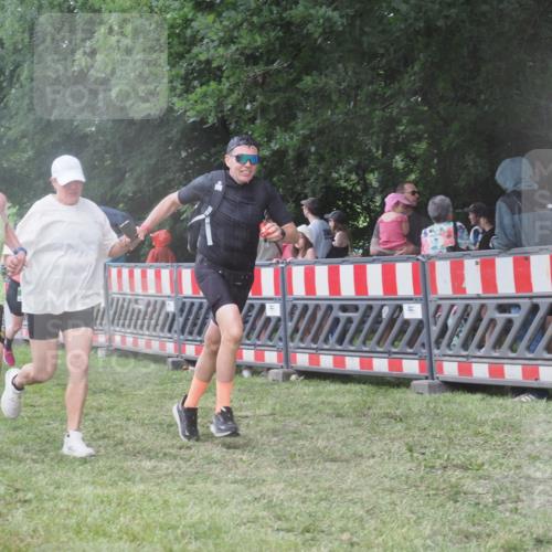 21.06.2025 - 27. Vierlanden-Triathlon KatJ http://msf.ph/oto/8031213 15.06.2025 13:40:09 Ziel 154, 879, 950 meine-sportfotos.de