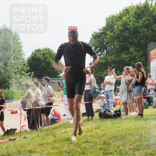 15.06.2025 - 27. Vierlanden-Triathlon KatJ http://msf.ph/oto/8031230 15.06.2025 11:09:13 Schwimmen 776, 811, 816, 846 meine-sportfotos.de
