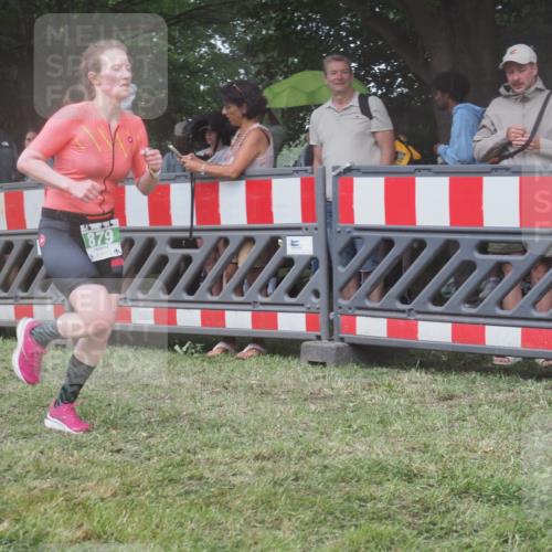 21.06.2025 - 27. Vierlanden-Triathlon KatJ http://msf.ph/oto/8031241 15.06.2025 13:40:11 Ziel 72, 154, 879, 950 meine-sportfotos.de