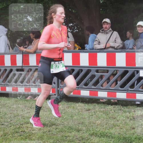 21.06.2025 - 27. Vierlanden-Triathlon KatJ http://msf.ph/oto/8031259 15.06.2025 13:40:12 Ziel 72, 154, 703, 879 meine-sportfotos.de