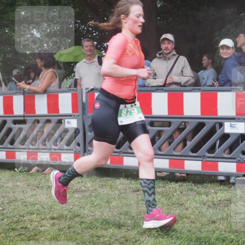 21.06.2025 - 27. Vierlanden-Triathlon KatJ http://msf.ph/oto/8031264 15.06.2025 13:40:12 Ziel 72, 154, 703, 879 meine-sportfotos.de