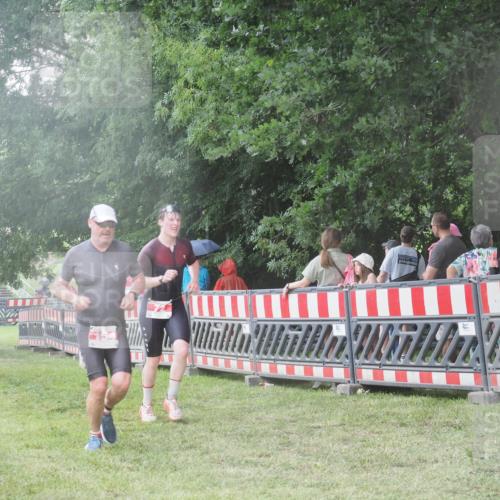 21.06.2025 - 27. Vierlanden-Triathlon KatJ http://msf.ph/oto/8031277 15.06.2025 13:40:18 Ziel 72, 154, 703, 1089 meine-sportfotos.de