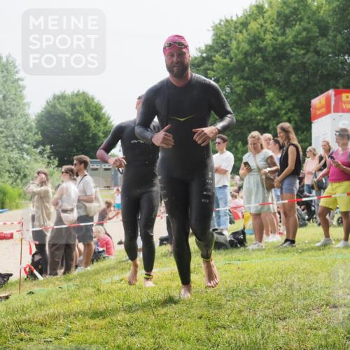 15.06.2025 - 27. Vierlanden-Triathlon KatJ http://msf.ph/oto/8031282 15.06.2025 11:09:18 Schwimmen 776, 811, 816, 829, 846 meine-sportfotos.de