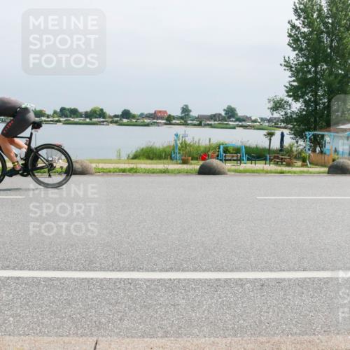 15.06.2025 - 27. Vierlanden-Triathlon H.Heesch http://msf.ph/oto/8031289 15.06.2025 11:32:52 Radfahren 718, 771 meine-sportfotos.de