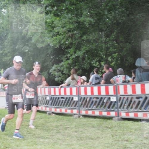 21.06.2025 - 27. Vierlanden-Triathlon KatJ http://msf.ph/oto/8031291 15.06.2025 13:40:18 Ziel 72, 154, 703, 1089 meine-sportfotos.de