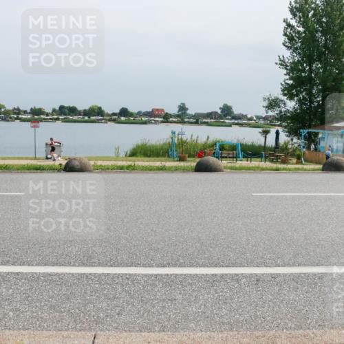 15.06.2025 - 27. Vierlanden-Triathlon H.Heesch http://msf.ph/oto/8031320 15.06.2025 11:33:02 Radfahren 650 meine-sportfotos.de
