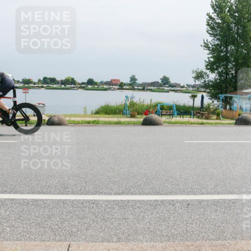 15.06.2025 - 27. Vierlanden-Triathlon H.Heesch http://msf.ph/oto/8031327 15.06.2025 11:33:07 Radfahren 173, 755, 757 meine-sportfotos.de