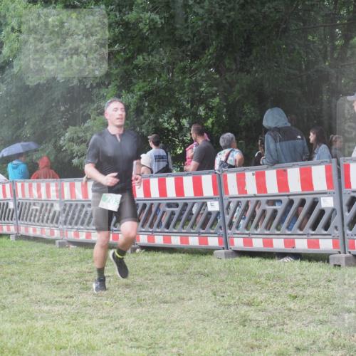 21.06.2025 - 27. Vierlanden-Triathlon KatJ http://msf.ph/oto/8031341 15.06.2025 13:40:21 Ziel 72, 154, 703, 904, 1089 meine-sportfotos.de
