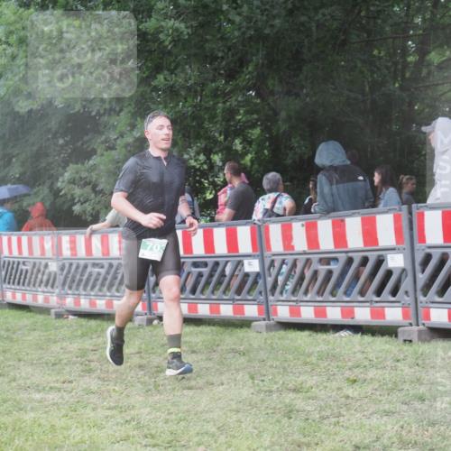 21.06.2025 - 27. Vierlanden-Triathlon KatJ http://msf.ph/oto/8031347 15.06.2025 13:40:21 Ziel 72, 154, 703, 904, 1089 meine-sportfotos.de