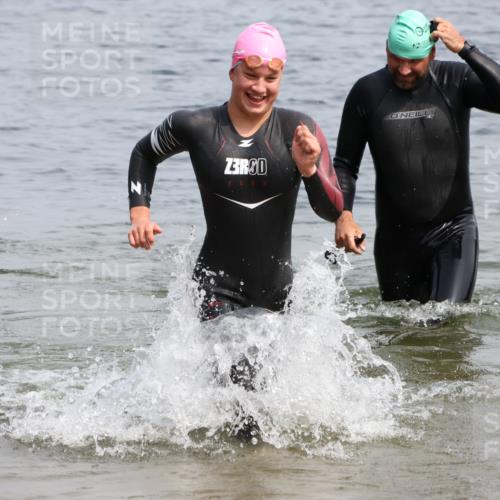 15.06.2025 - 27. Vierlanden-Triathlon Lena Gebhardt http://msf.ph/oto/8031365 15.06.2025 11:10:34 Schwimmen 770, 772, 953 meine-sportfotos.de